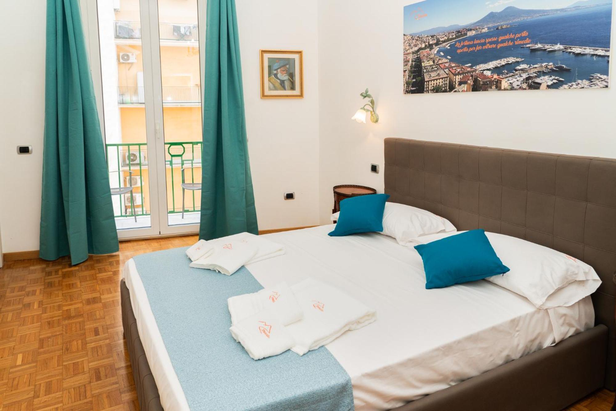 Suite Cervantes Naples Extérieur photo