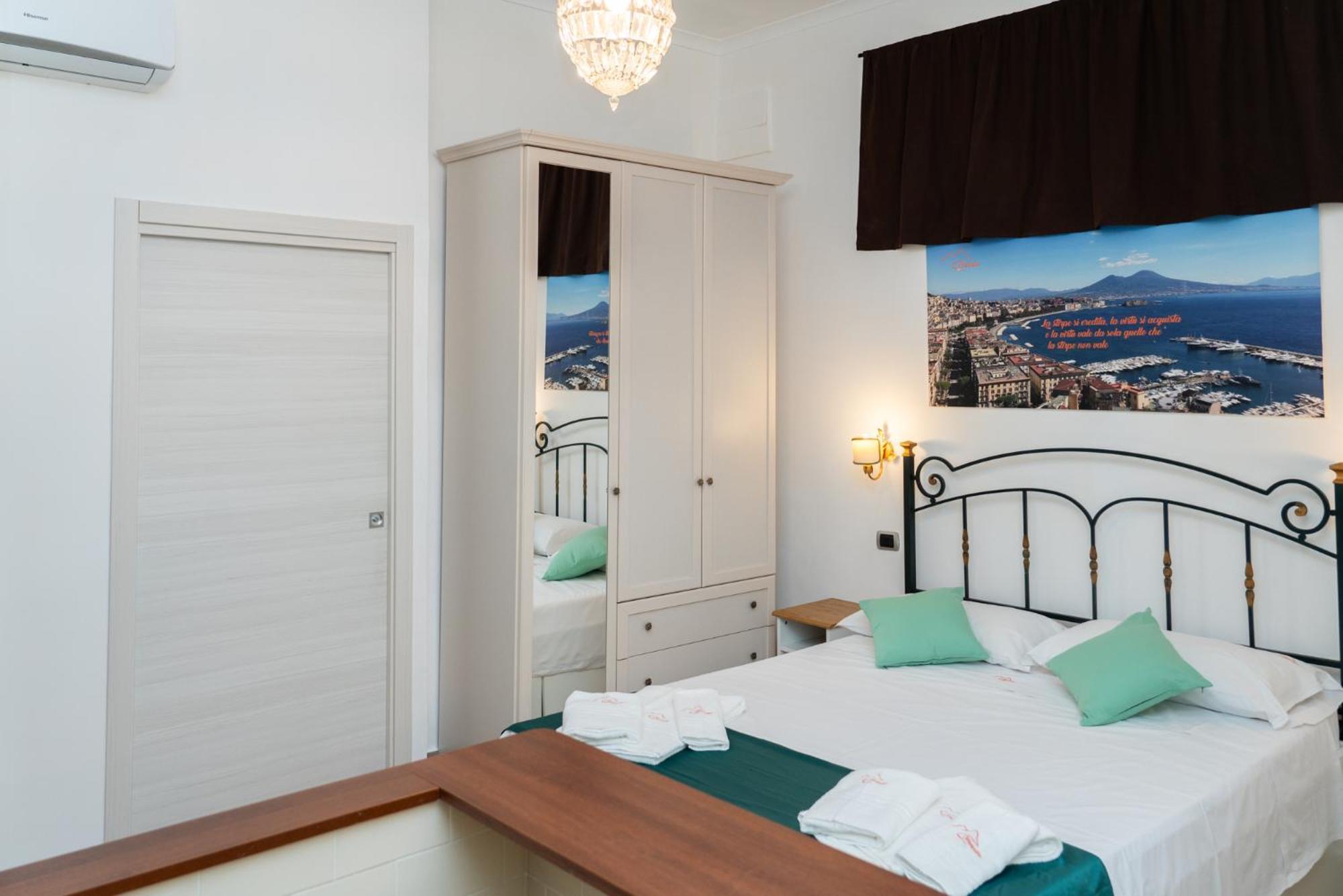 Suite Cervantes Naples Extérieur photo