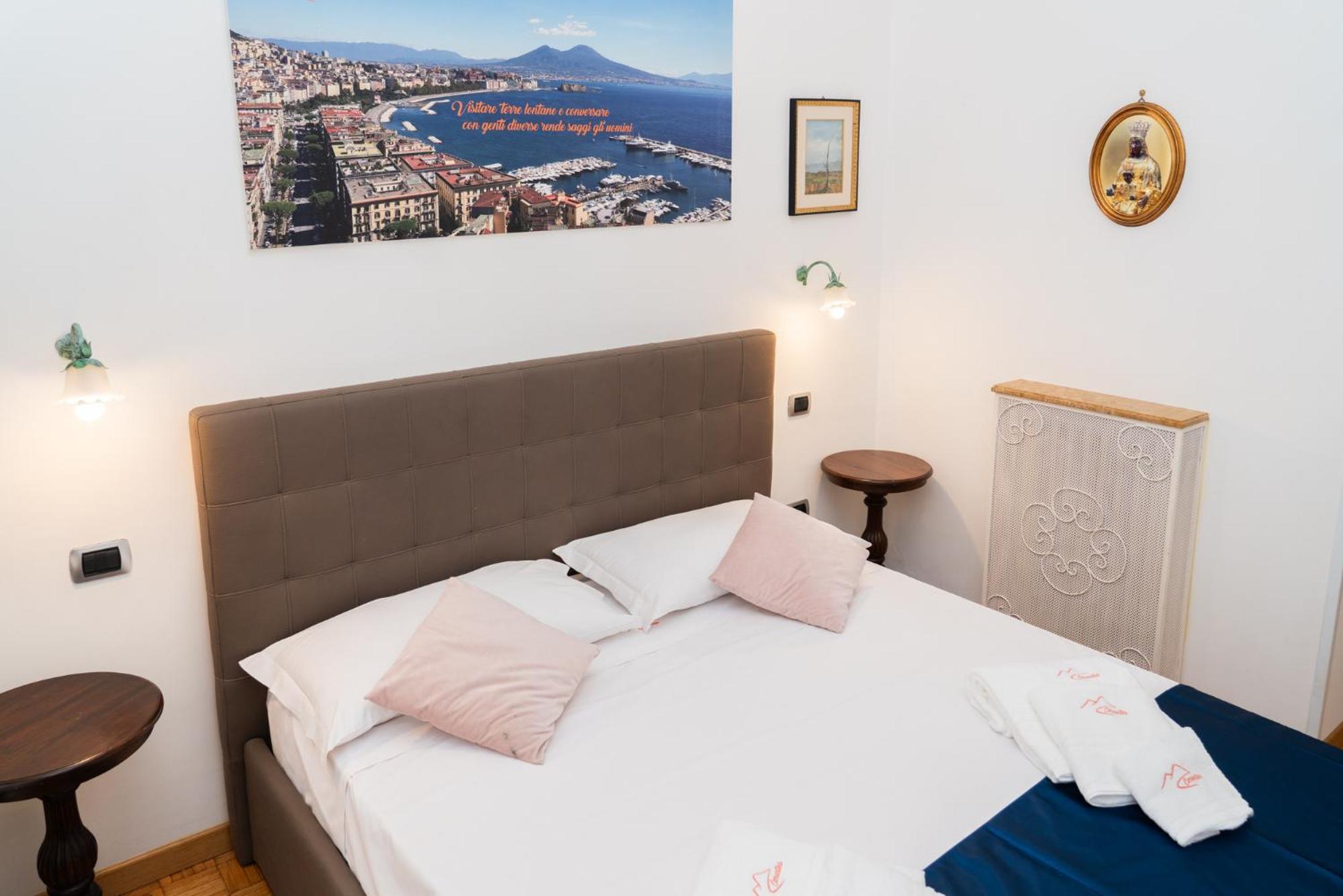Suite Cervantes Naples Extérieur photo