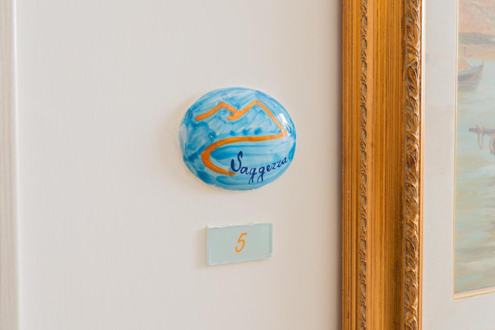 Suite Cervantes Naples Extérieur photo