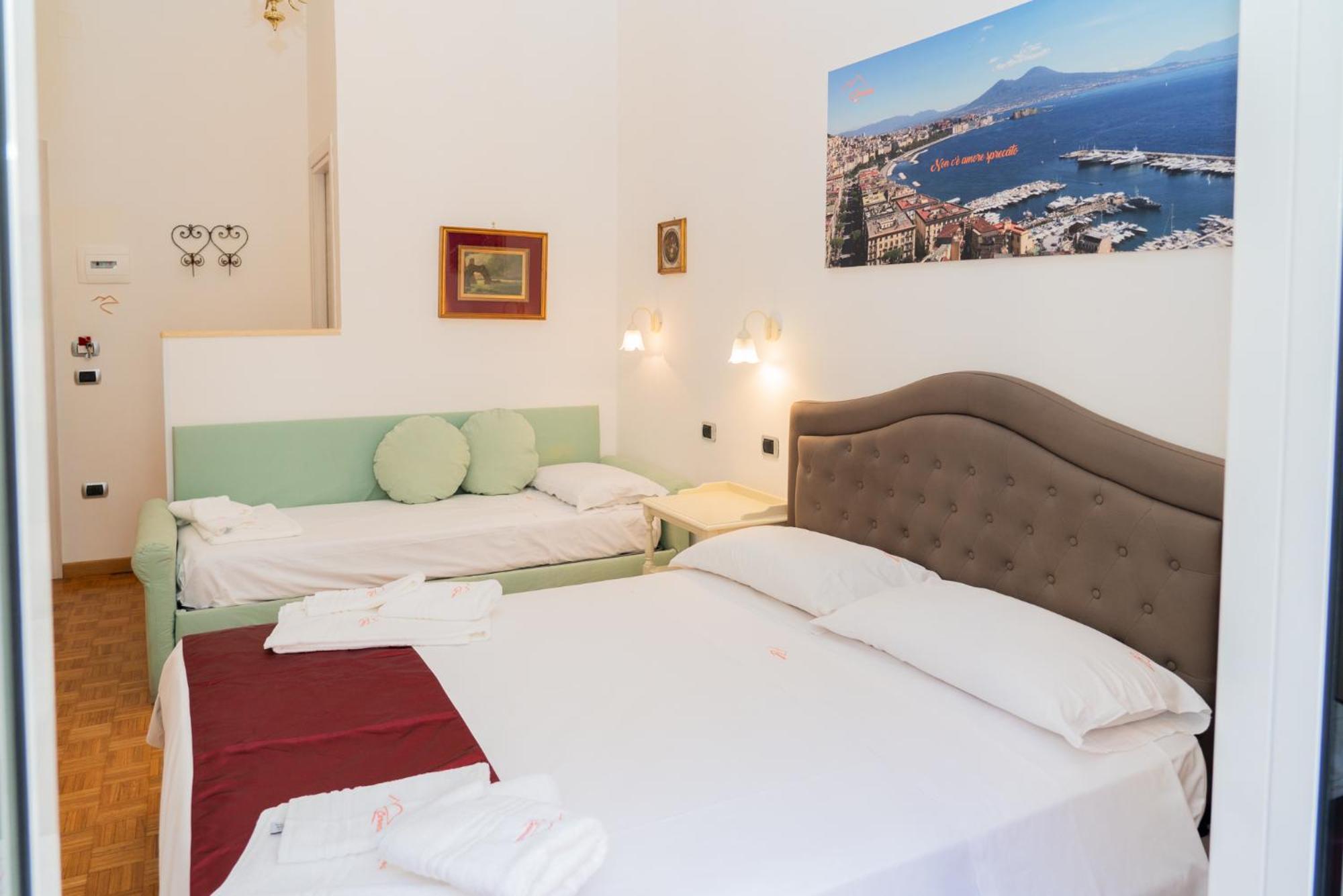 Suite Cervantes Naples Extérieur photo