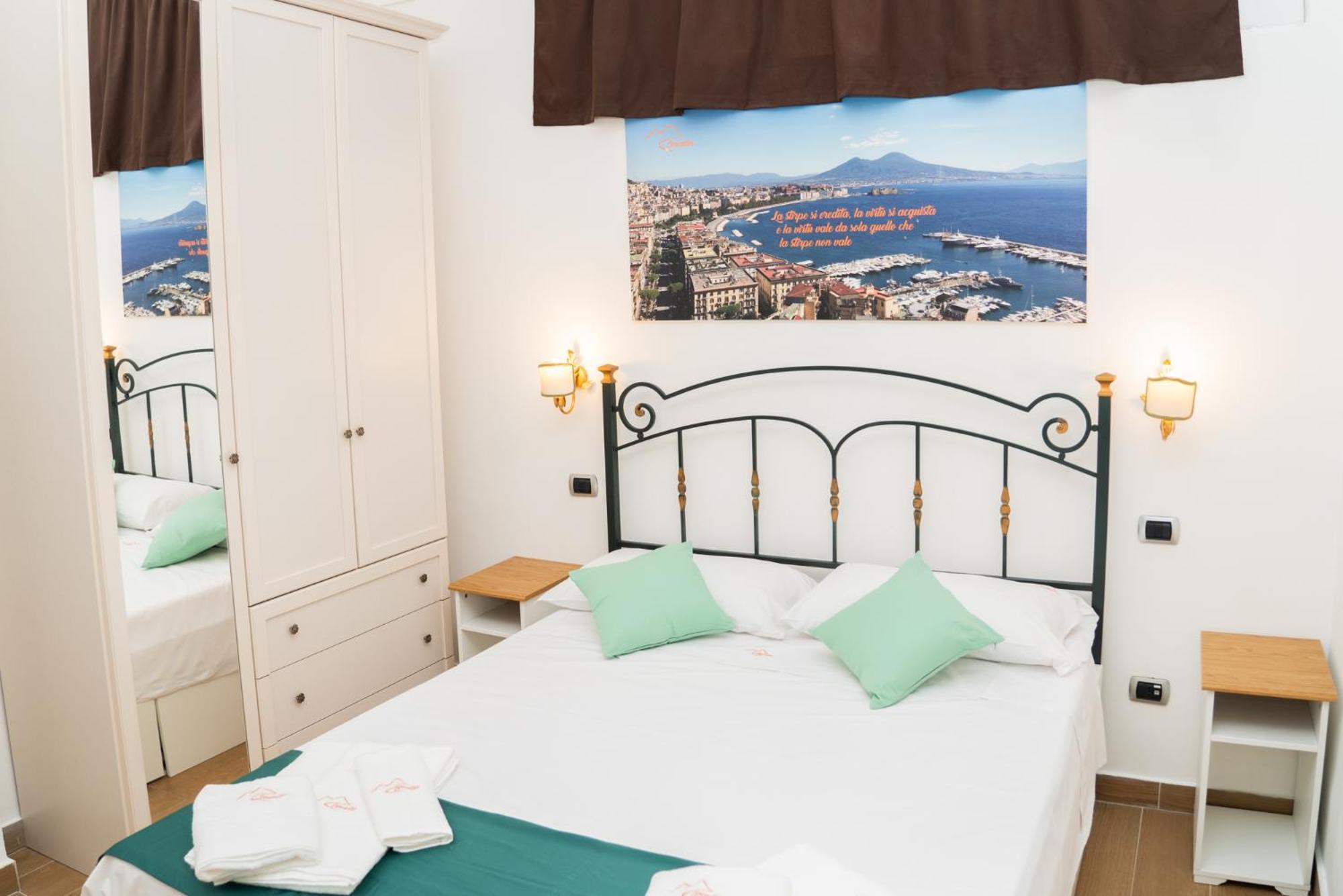 Suite Cervantes Naples Extérieur photo