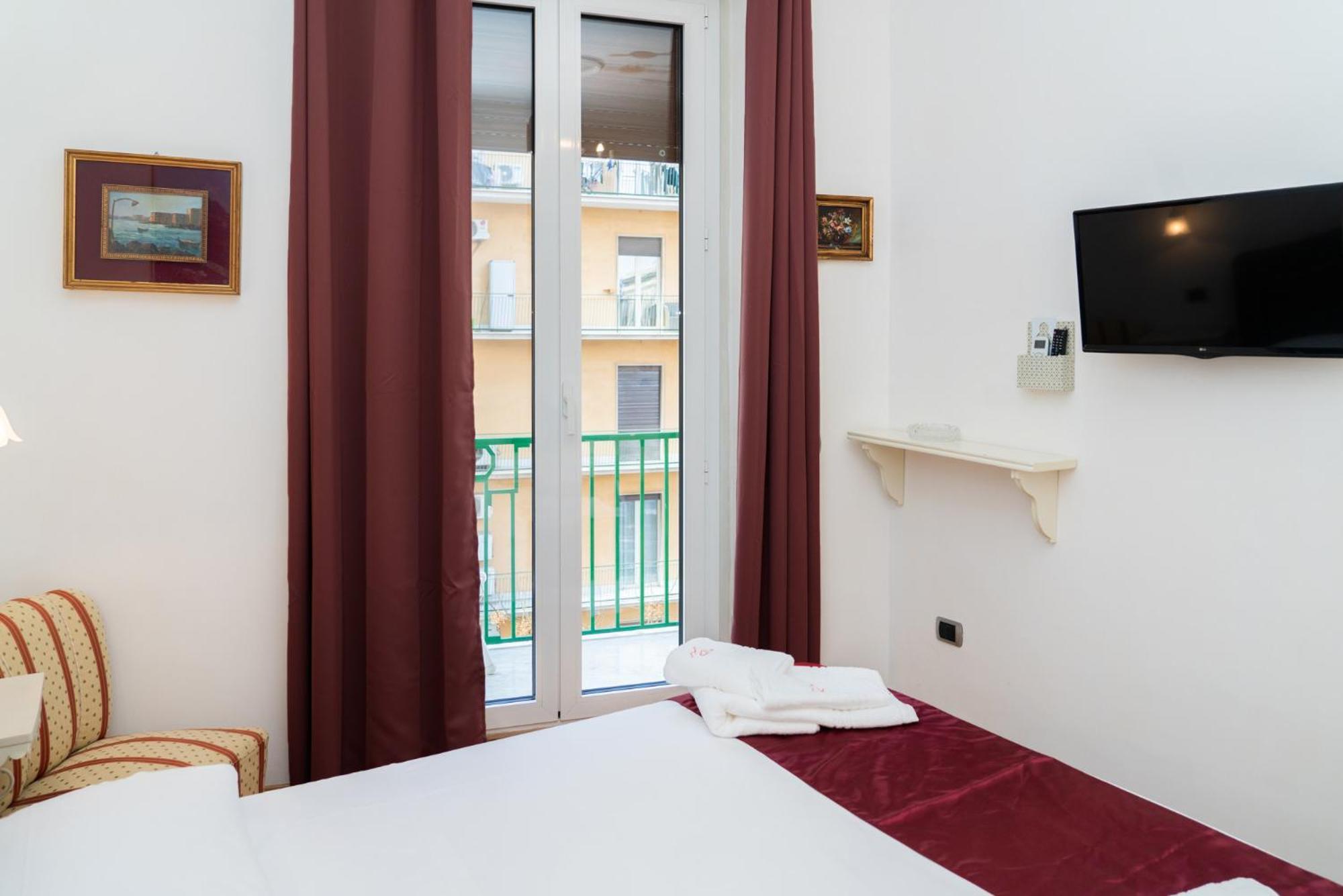 Suite Cervantes Naples Extérieur photo
